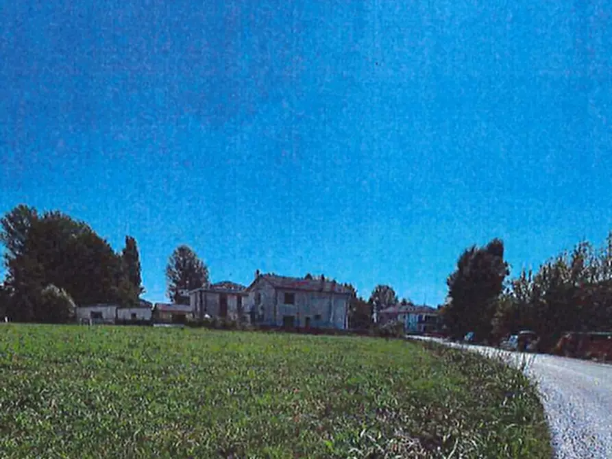 Immagine 1 di Terreno edificabile in vendita  in Via Correggio a Bondeno