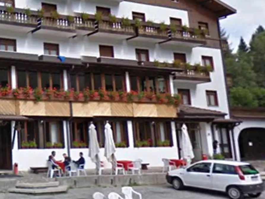 Immagine 1 di Hotel in vendita  in Via Col de Gou a Belluno