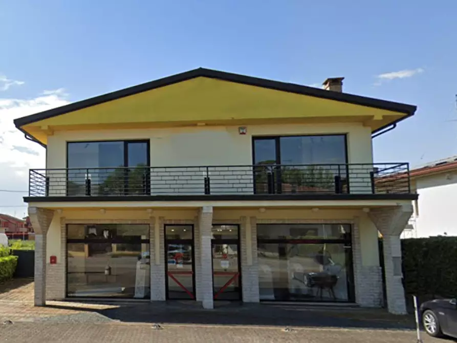 Immagine 1 di Negozio in vendita  in Via Giuseppe Mazzini a Cavarzere