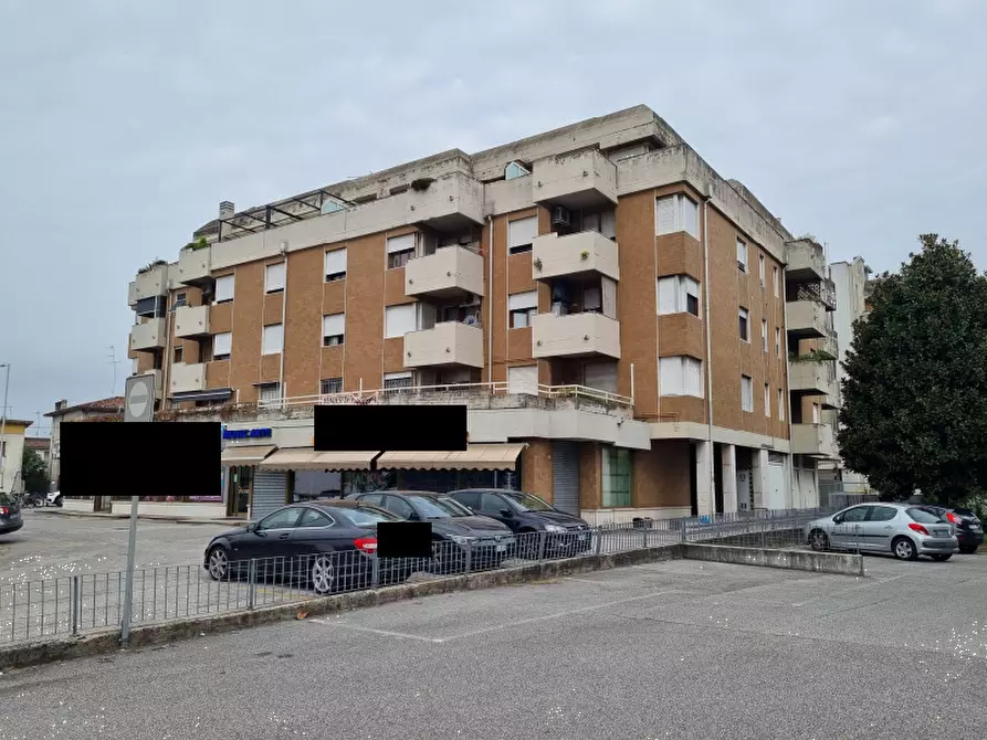 Immagine 1 di Appartamento in vendita  in viale Italia a Conegliano