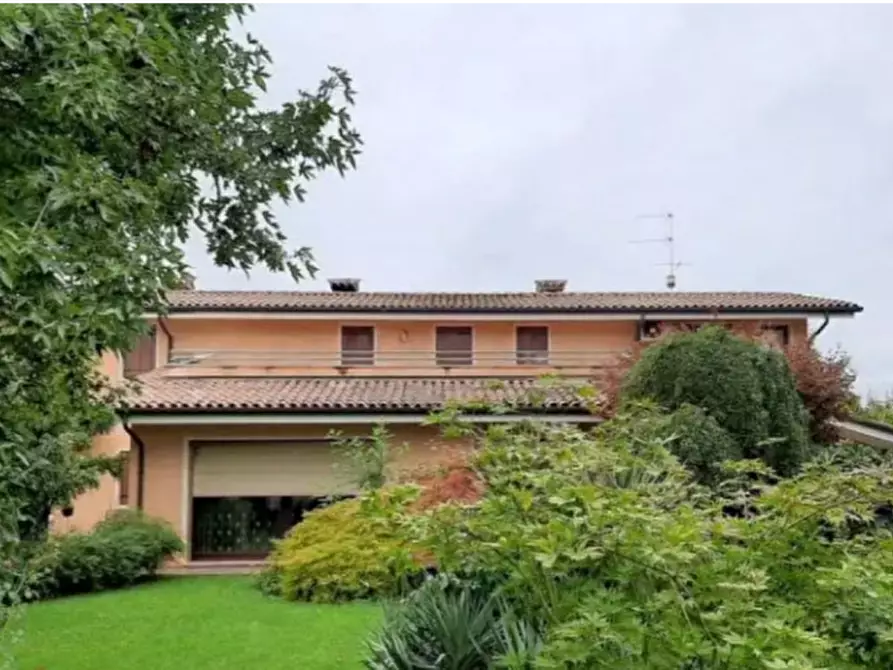 Immagine 1 di Casa indipendente in vendita  in  via Castagnole a Treviso