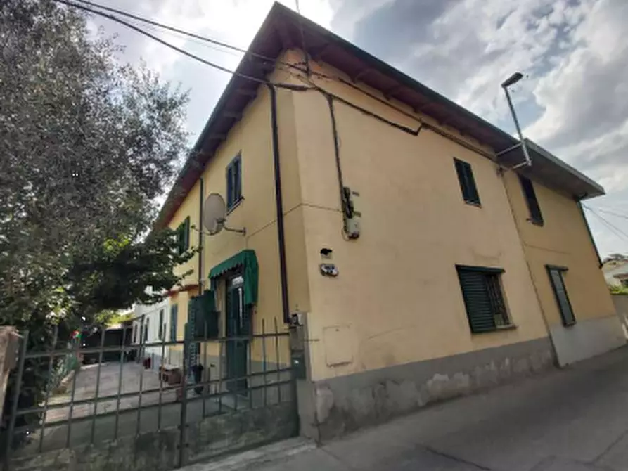 Immagine 1 di Porzione di casa in vendita  in Via del Palasaccio a Prato