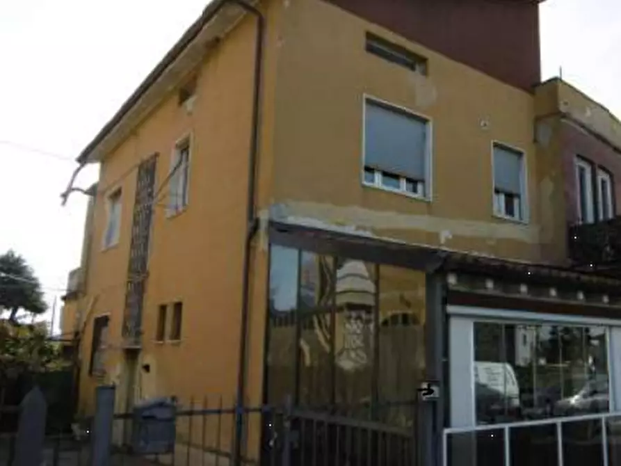 Immagine 1 di Appartamento in vendita  in Via Roma a Corte Franca