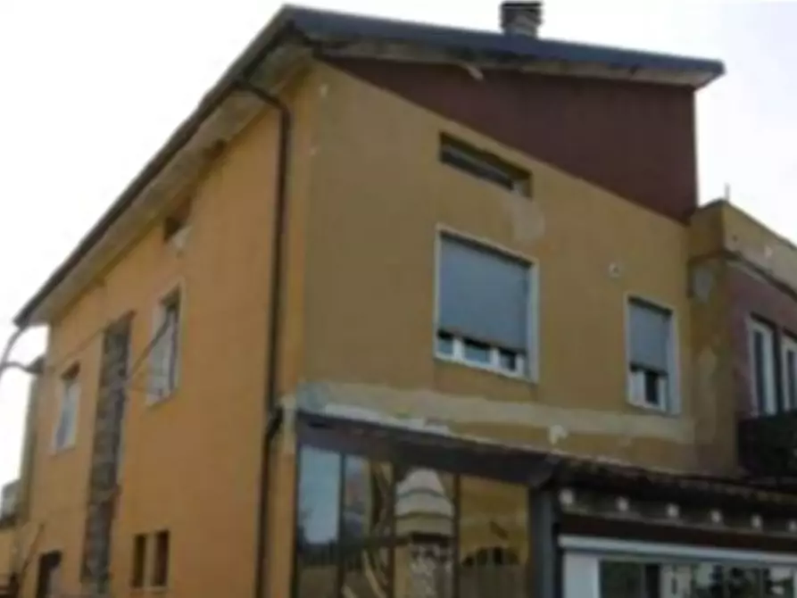 Immagine 1 di Appartamento in vendita  in  via roma a Corte Franca