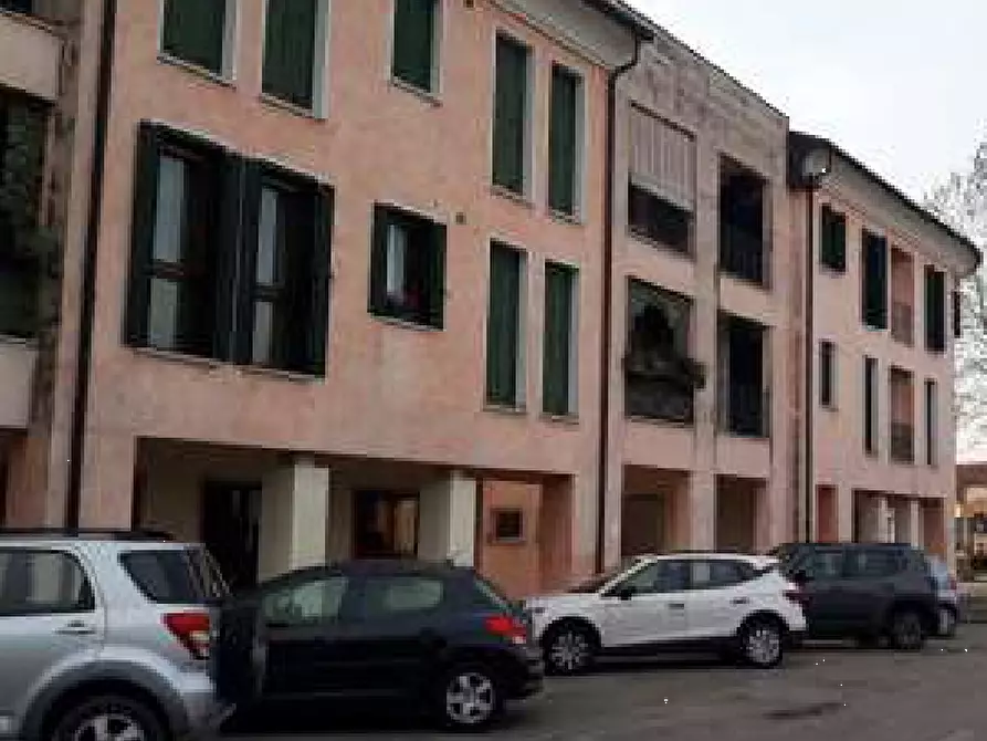 Immagine 1 di Appartamento in vendita  in Piazza San Pio X a Casier