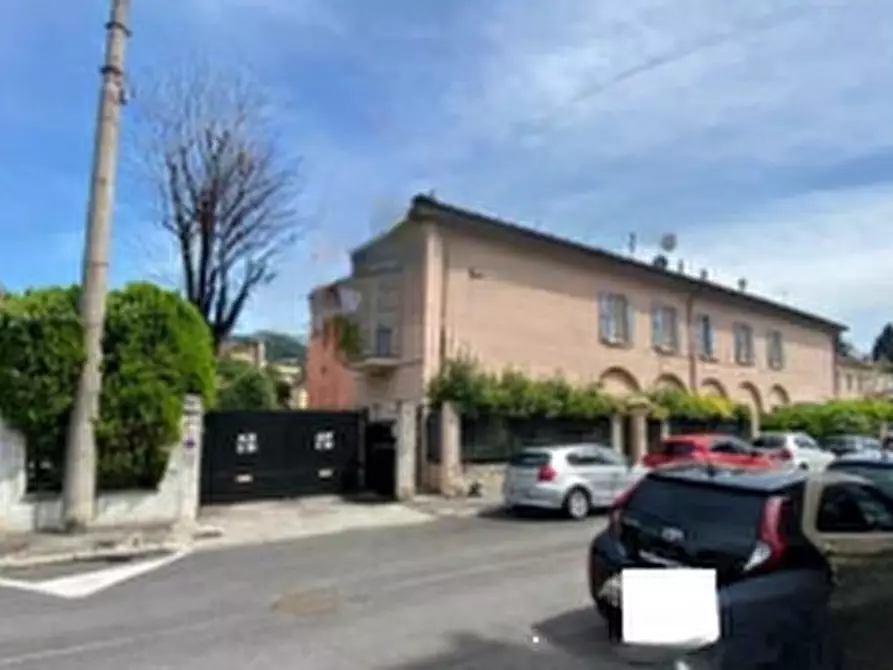 Immagine 1 di Garage in vendita  in via Ciro Menotti a Brescia