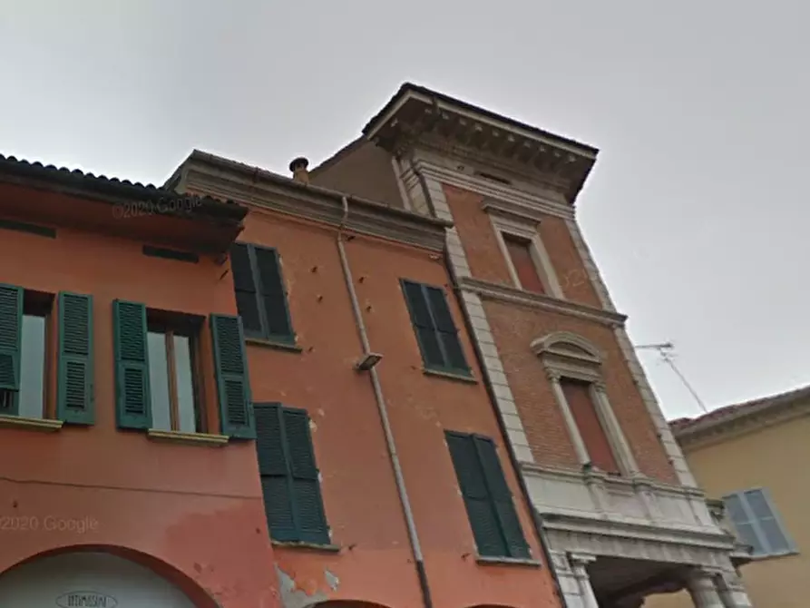 Immagine 1 di Porzione di casa in vendita  in piazza del Guercino a Cento