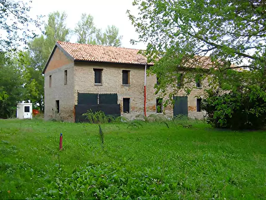 Immagine 1 di Villa in vendita  in Via Bertolda a Ferrara