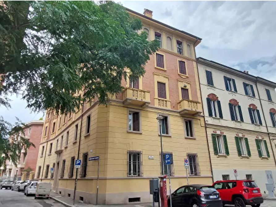 Immagine 1 di Appartamento in vendita  in via Vincenzo Toffano a Bologna