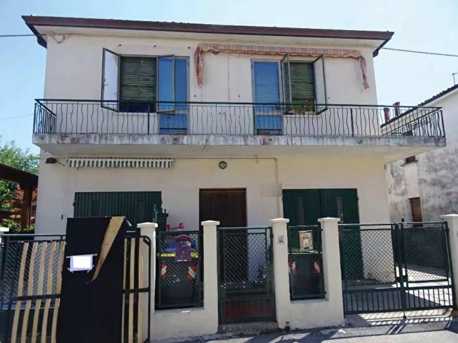 Immagine 1 di Appartamento in vendita  in via Sassoferrato a Padova