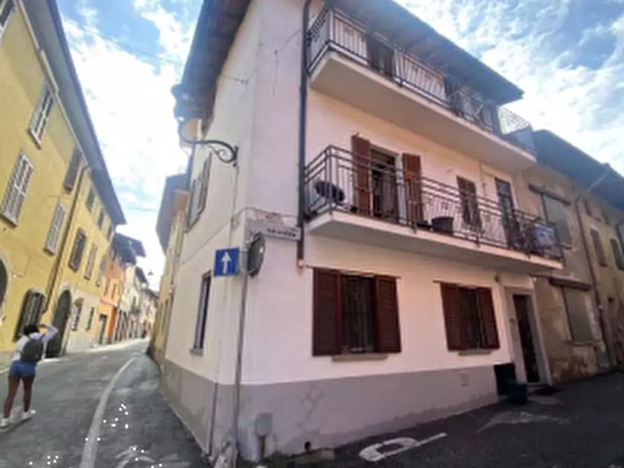Immagine 1 di Appartamento in vendita  in Via Mirandola a Levate
