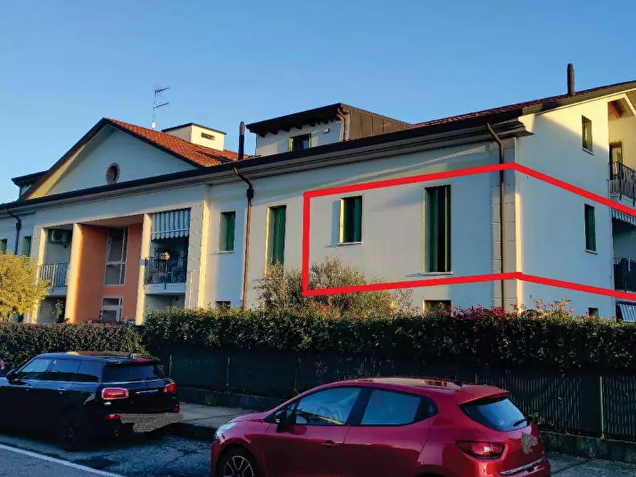 Immagine 1 di Appartamento in vendita  in Via Aldo Moro a Istrana