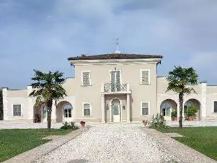 Immagine 1 di Villa in vendita  in Via Pietro Bembo a Orzinuovi