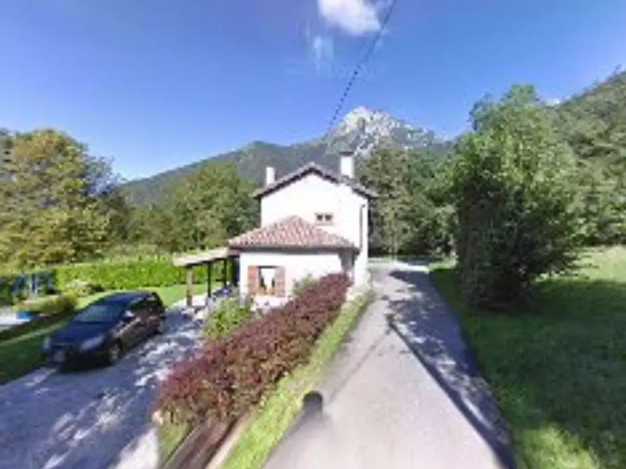 Immagine 1 di Porzione di casa in vendita  in Frazione Roncoi di Fuori a San Gregorio Nelle Alpi