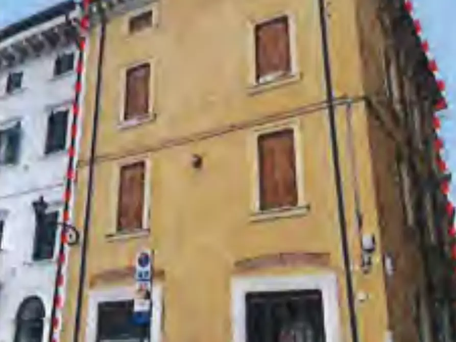 Immagine 1 di Casa indipendente in vendita  in Via Mazzini  a Bussolengo
