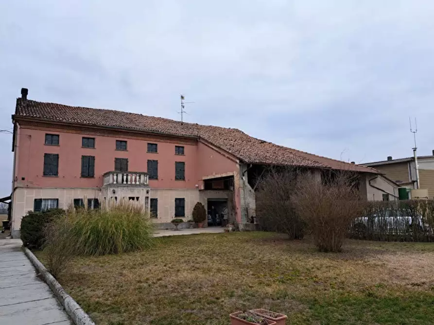 Immagine 1 di Villa in vendita  in  via Bianchi a Isola Sant'antonio