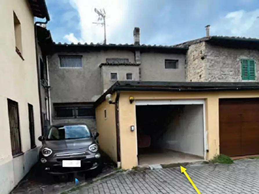 Immagine 1 di Garage in vendita  in via San Jacopo  a Campi Bisenzio