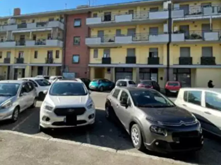 Immagine 1 di Posto auto in vendita  in Via Padre Pio da Pietrelcina a Prato