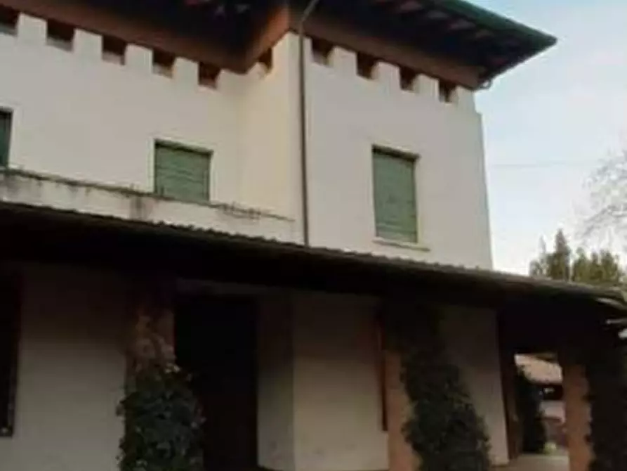 Immagine 1 di Villa in vendita  in Via Piave a Fiume Veneto