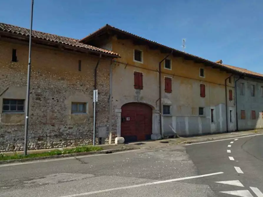 Immagine 1 di Rustico / casale in vendita  in Piazza Sant'Andrea a Pavia Di Udine