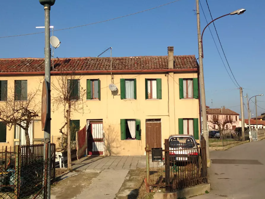 Immagine 1 di Porzione di casa in vendita  in Via Sabbioni a Anguillara Veneta