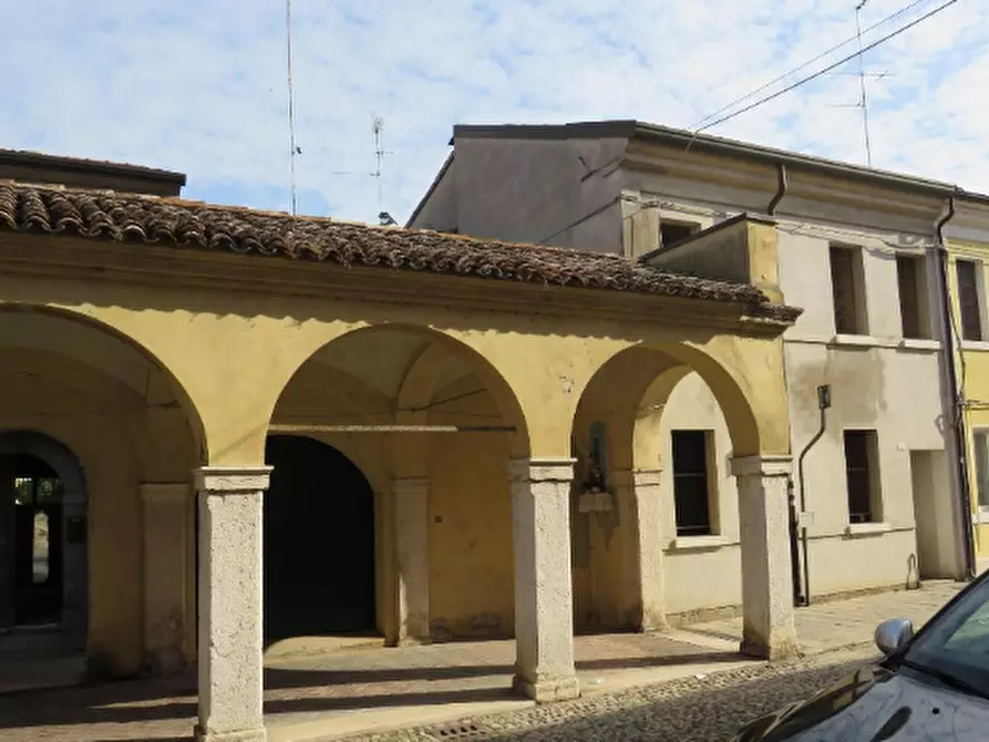 Immagine 1 di Appartamento in vendita  in Via Mazzini a Comacchio