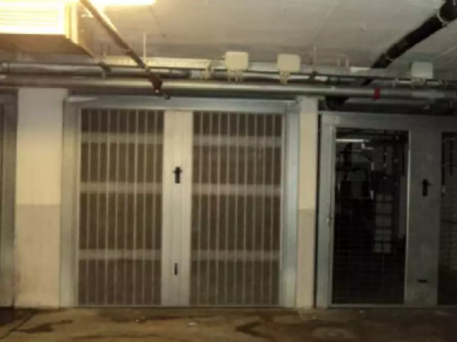 Immagine 1 di Garage in vendita  in Via Matteotti a Gardone Val Trompia