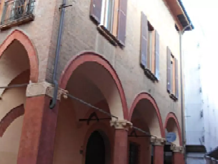 Immagine 1 di Porzione di casa in vendita  in Via Cesare Battisti a Bologna