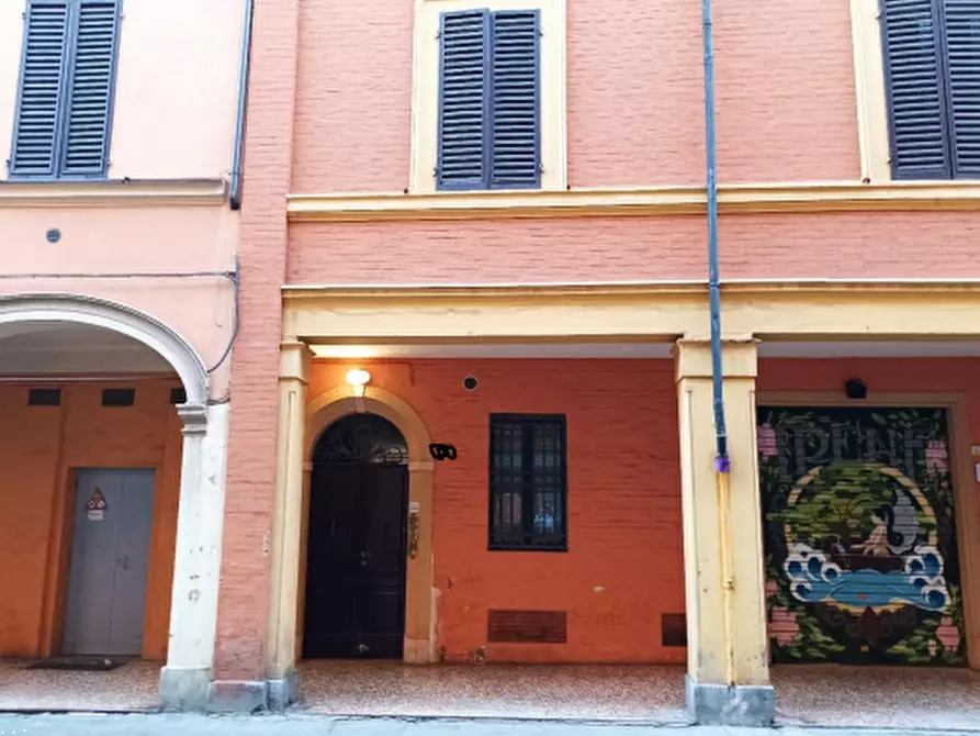 Immagine 1 di Appartamento in vendita  in Via Frassinago a Bologna