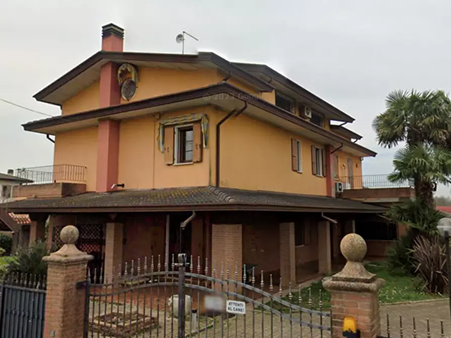 Immagine 1 di Porzione di casa in vendita  in Via Castello a Correzzola