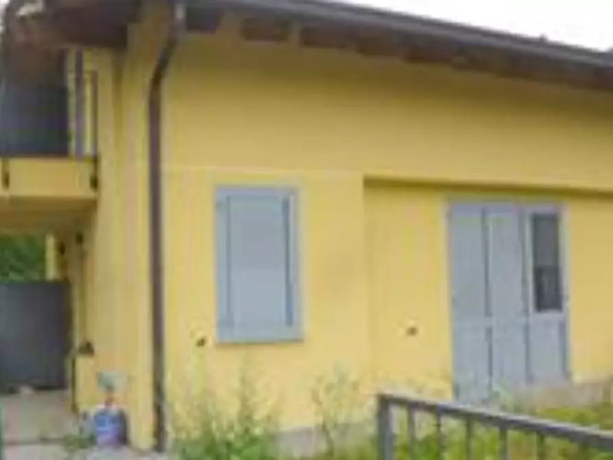 Immagine 1 di Appartamento in vendita  in Via Cesare Battisti a Lambrugo