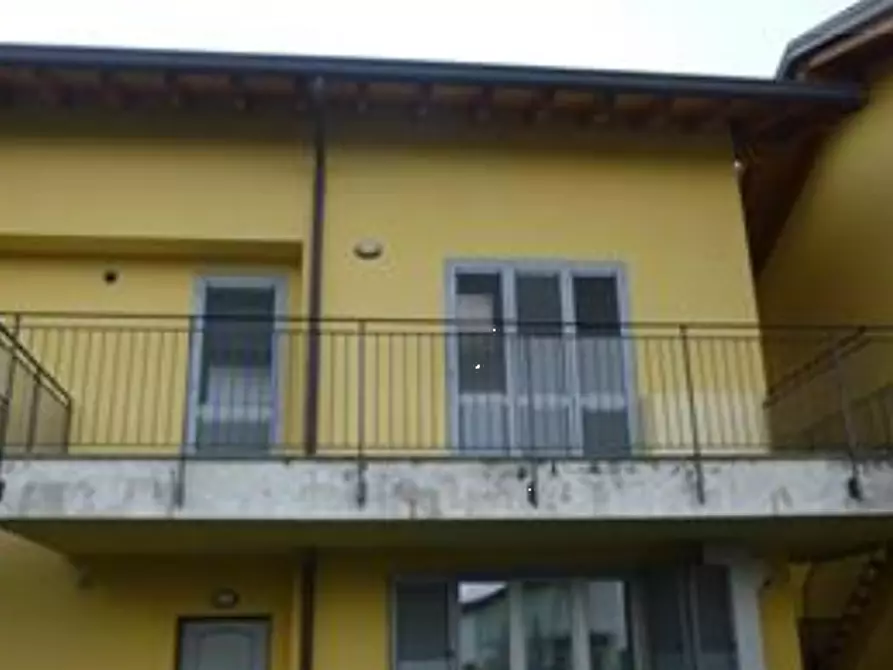 Immagine 1 di Appartamento in vendita  in Via Cesare Battisti a Lambrugo