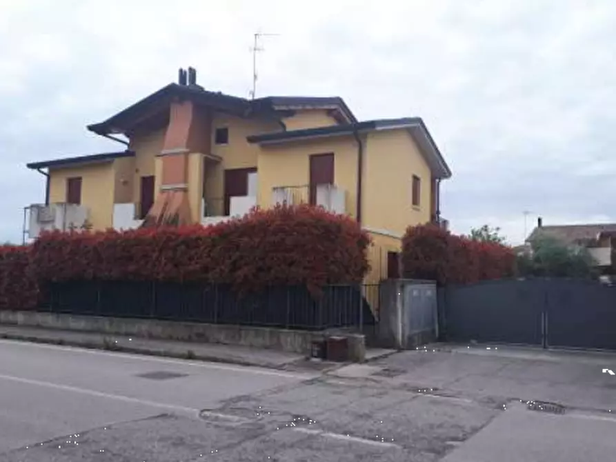 Immagine 1 di Appartamento in vendita  in via Croda Granda a Spresiano