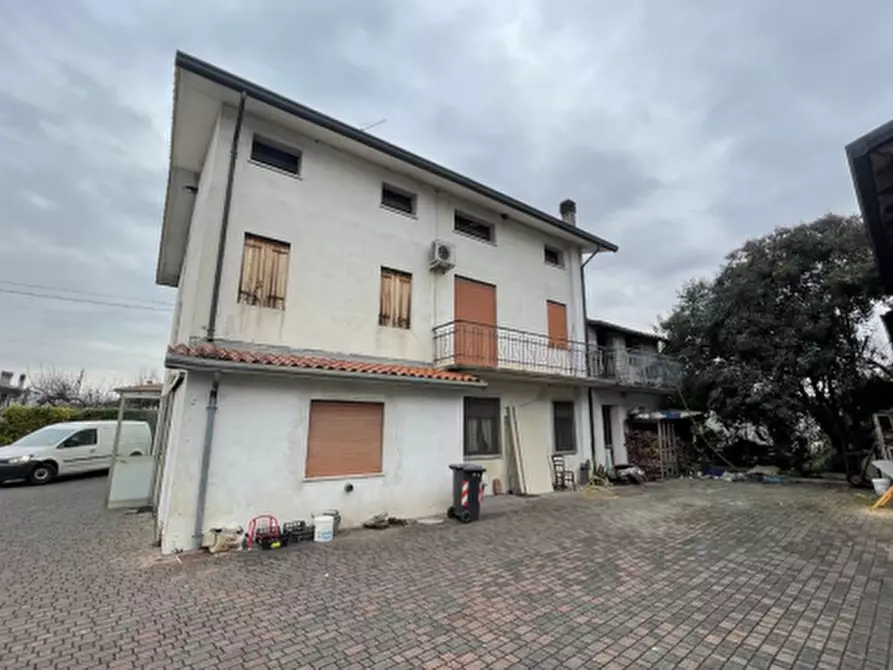 Immagine 1 di Casa indipendente in vendita  in Via Fratta Busatta a Pozzoleone