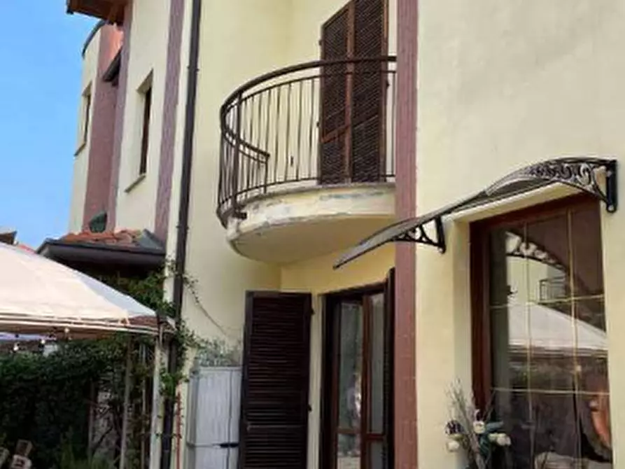 Immagine 1 di Appartamento in vendita  in Via Vittorio Veneto a Faloppio