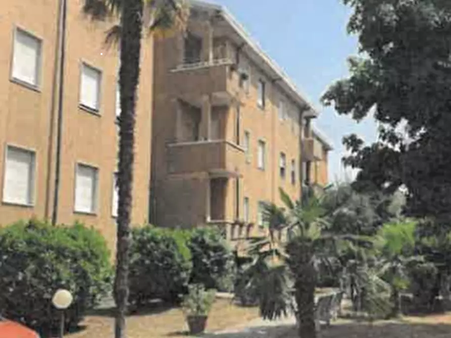 Immagine 1 di Appartamento in vendita  in Via Monte Rosso a Caronno Pertusella