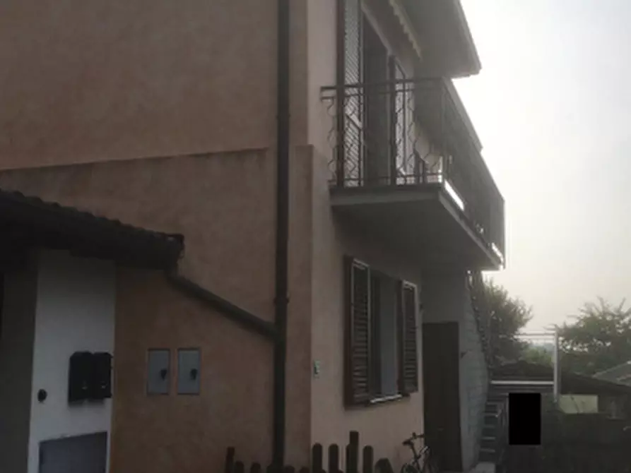Immagine 1 di Appartamento in vendita  in via IV Novembre a Monvalle