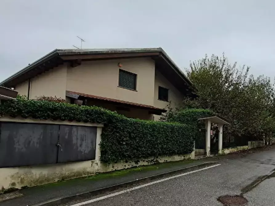 Immagine 1 di Appartamento in vendita  in Via Piave a Bardello