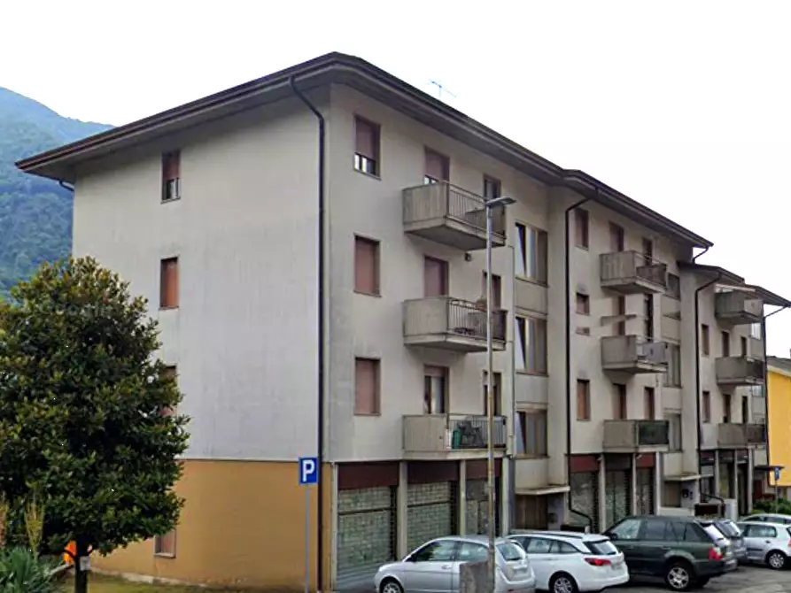 Immagine 1 di Garage in vendita  in Via Cesare Battisti a Lumezzane
