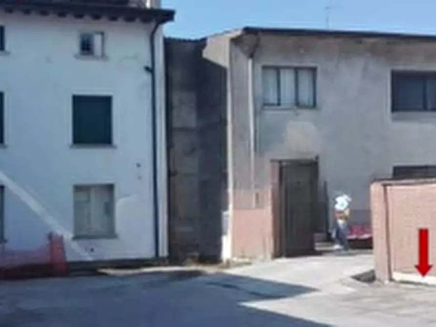 Immagine 1 di Posto auto in vendita  in Via San Martino a Manerbio