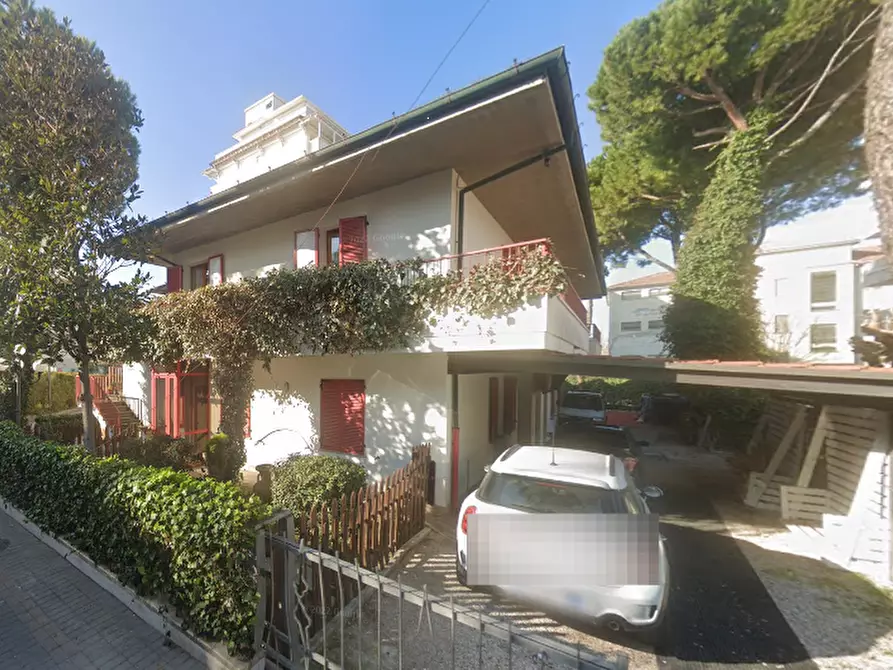 Immagine 1 di Appartamento in vendita  in Viale de Amicis a Riccione