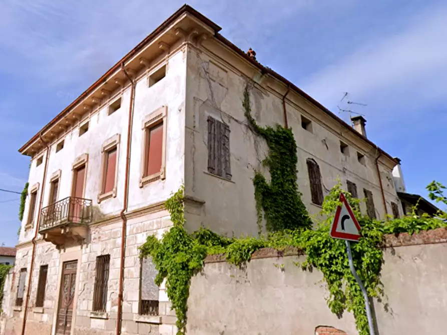 Immagine 1 di Casa indipendente in vendita  in Via Vittorio Emanuele a Erbe'