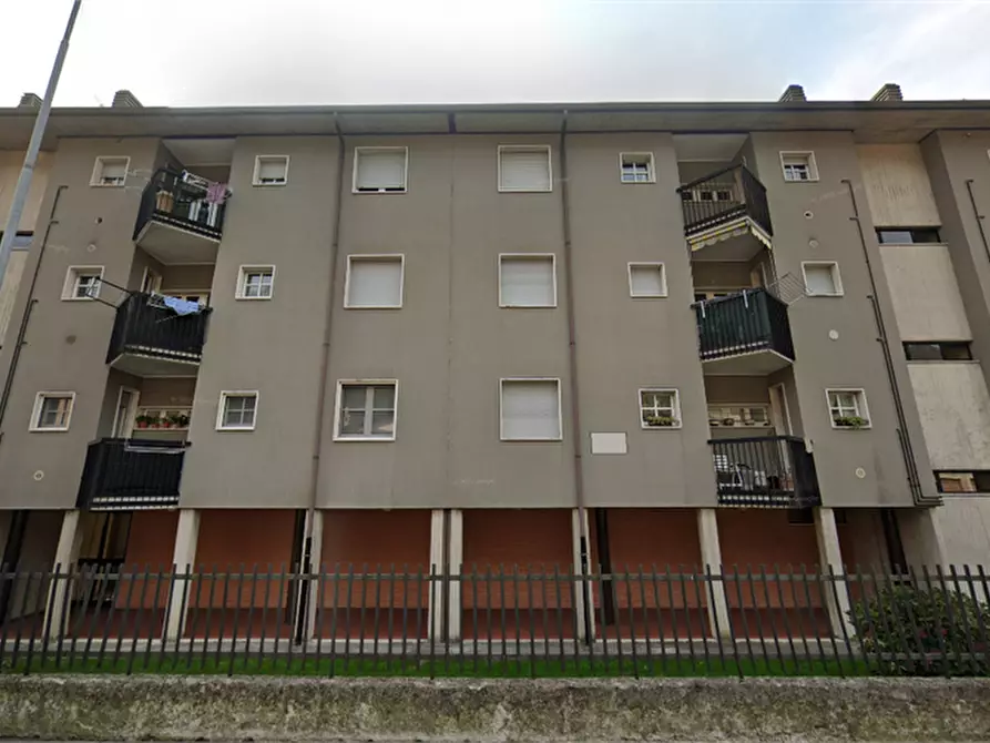 Immagine 1 di Appartamento in vendita  in Via Parri  a Albino