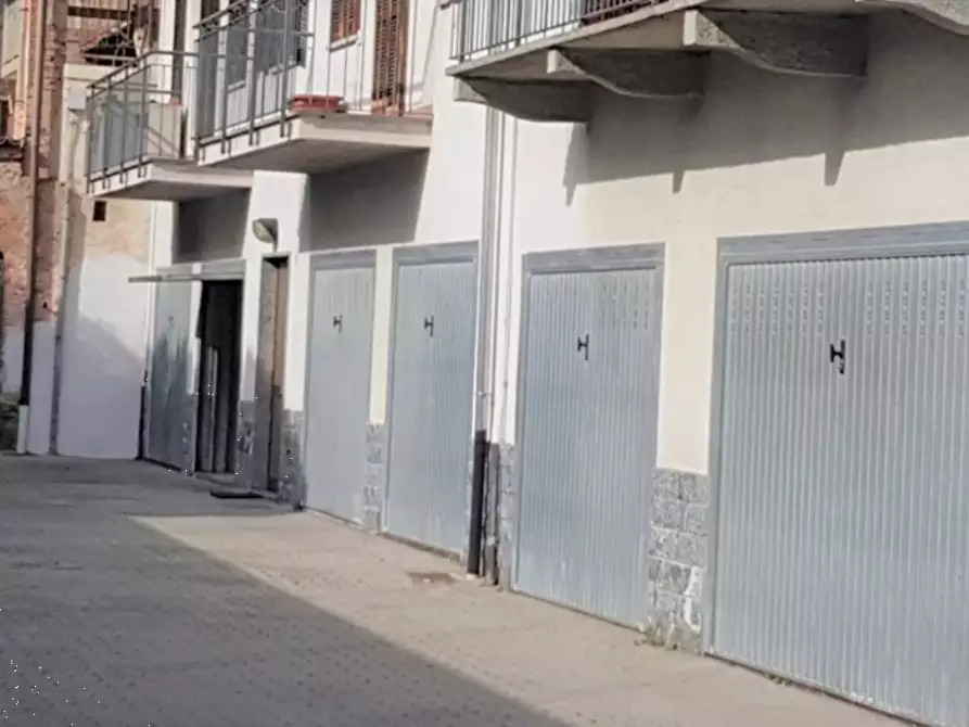 Immagine 1 di Garage in vendita  in Via Della Vittoria a Biella