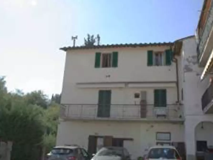 Immagine 1 di Appartamento in vendita  in Via Nannicione  a Figline Valdarno