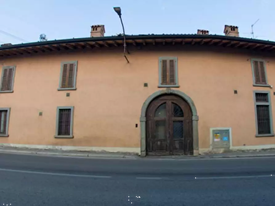 Immagine 1 di Stabile in vendita  in Via Dante Alighieri a Gorlago