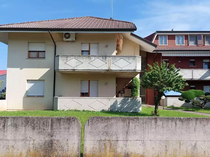 Immagine 1 di Appartamento in vendita  in  Via Eurosia a Manzano