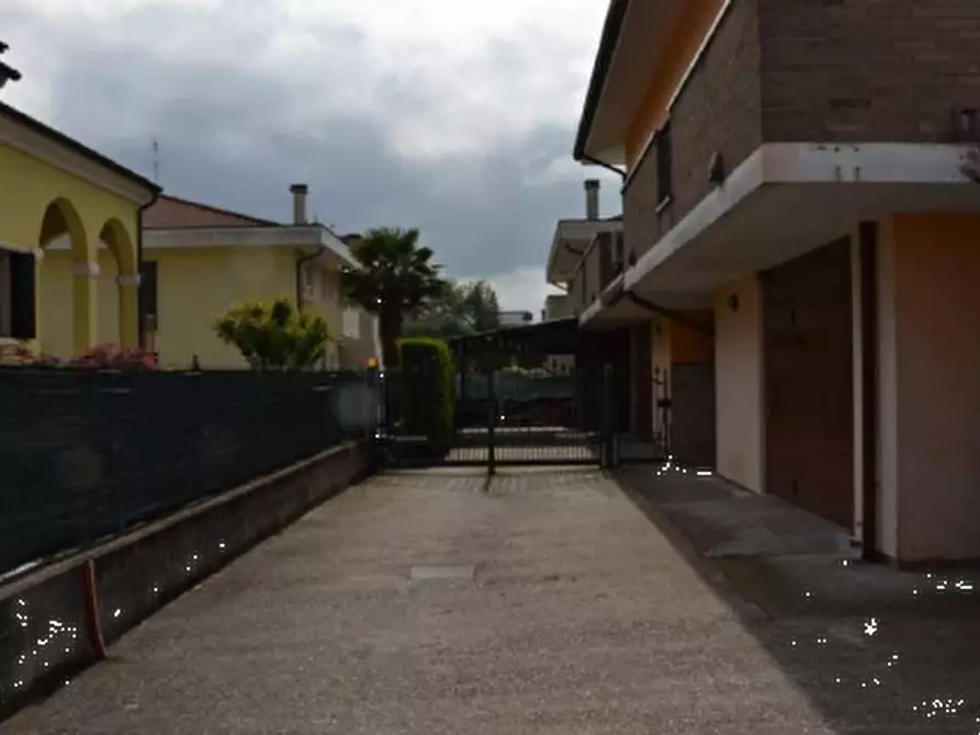 Immagine 1 di Appartamento in vendita  in Via Giorgio Perlasca a Masera' Di Padova