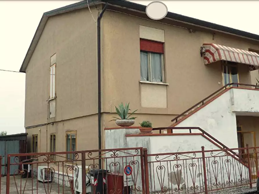 Immagine 1 di Appartamento in vendita  in via Po a Legnago