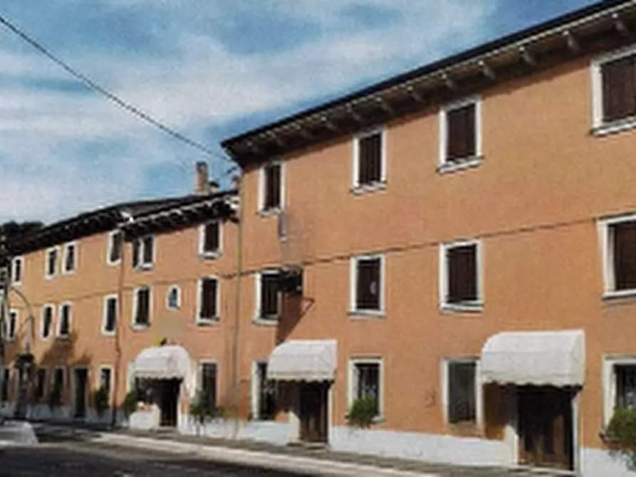 Immagine 1 di Hotel in vendita  in via Cavour a Villafranca Di Verona